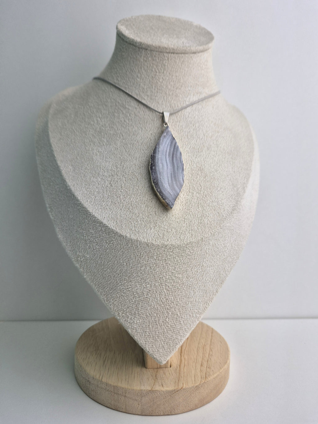 Chalcedoonroos ketting zilver 1