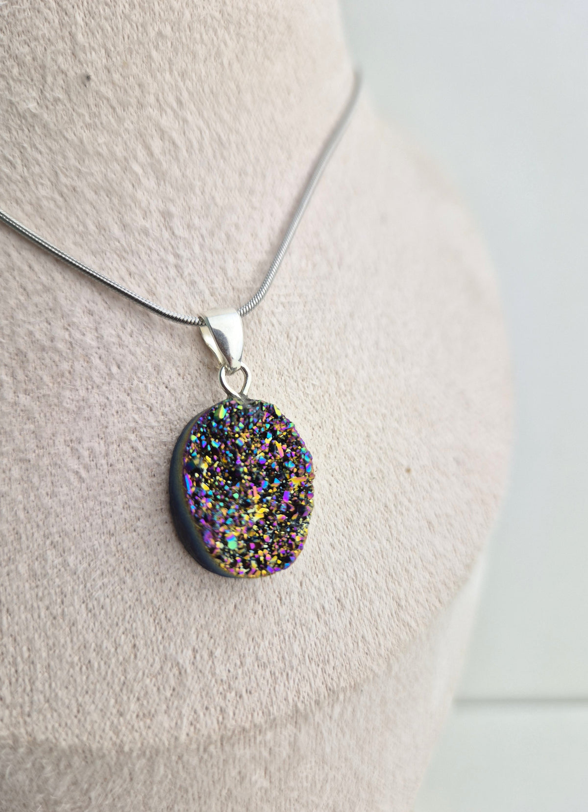 Titanium Aurakwarts ketting ovaal 1
