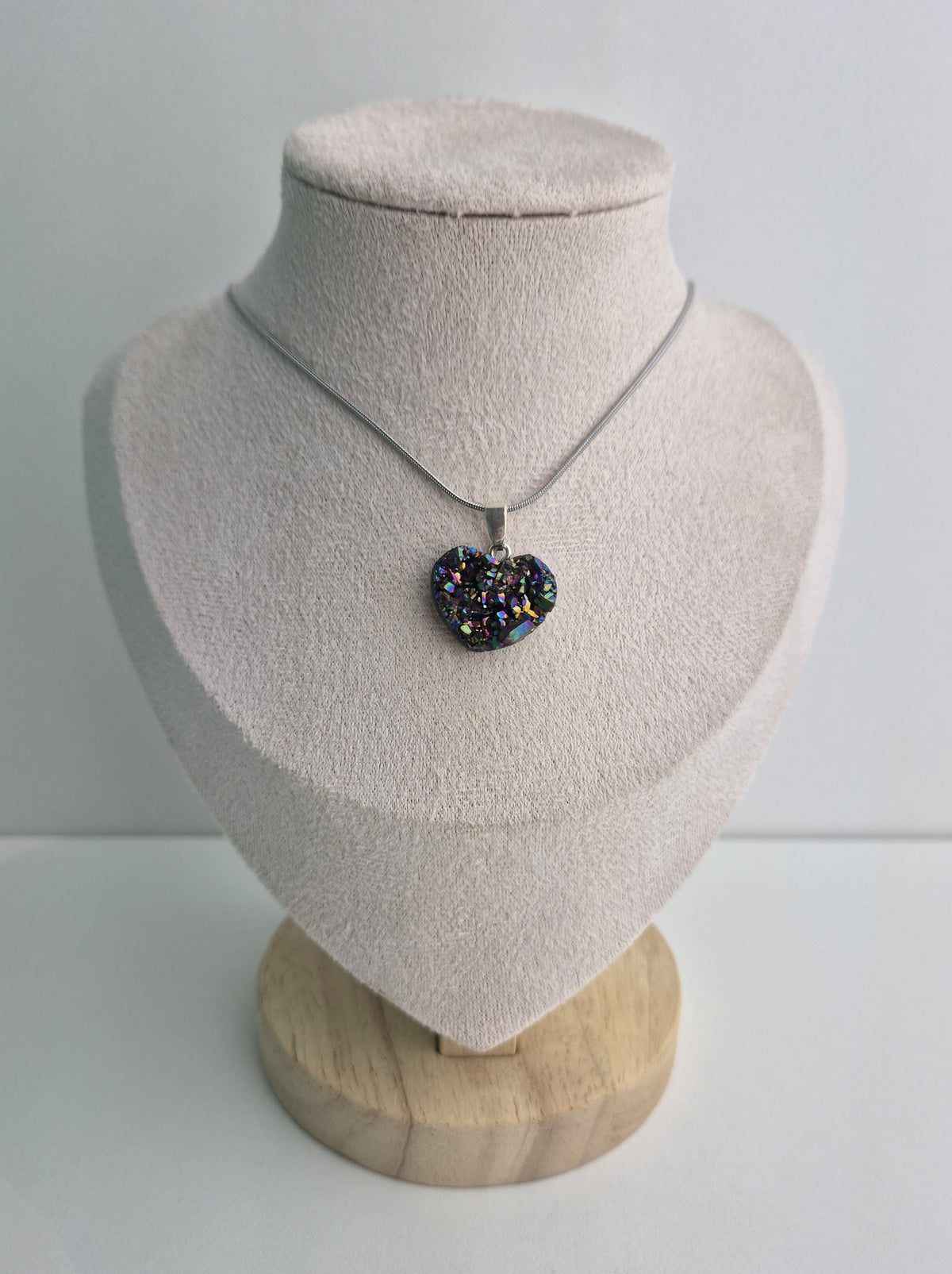 Titanium Aurakwarts ketting hart 1