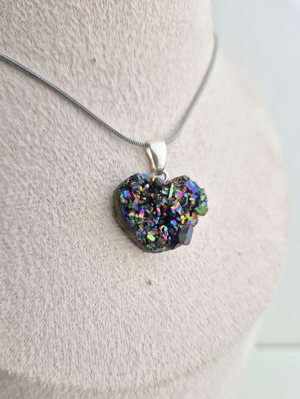 Titanium Aurakwarts ketting hart 1